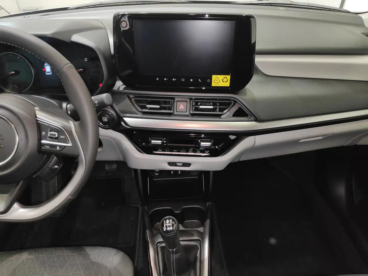 Suzuki Swift 1.2 Hybrid WAKU*PROMO SUZUKI* 24