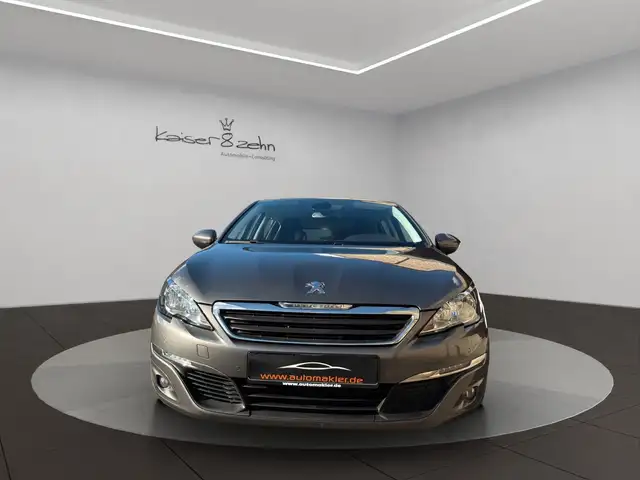 Peugeot 308 view 4
