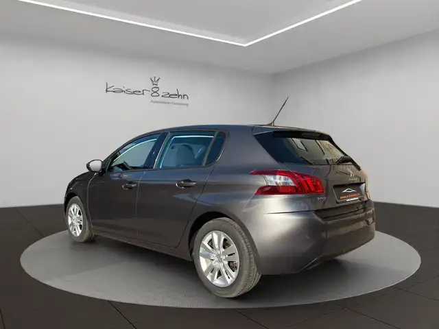 Peugeot 308 view 6