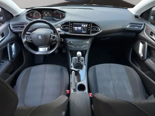 Peugeot 308 view 10