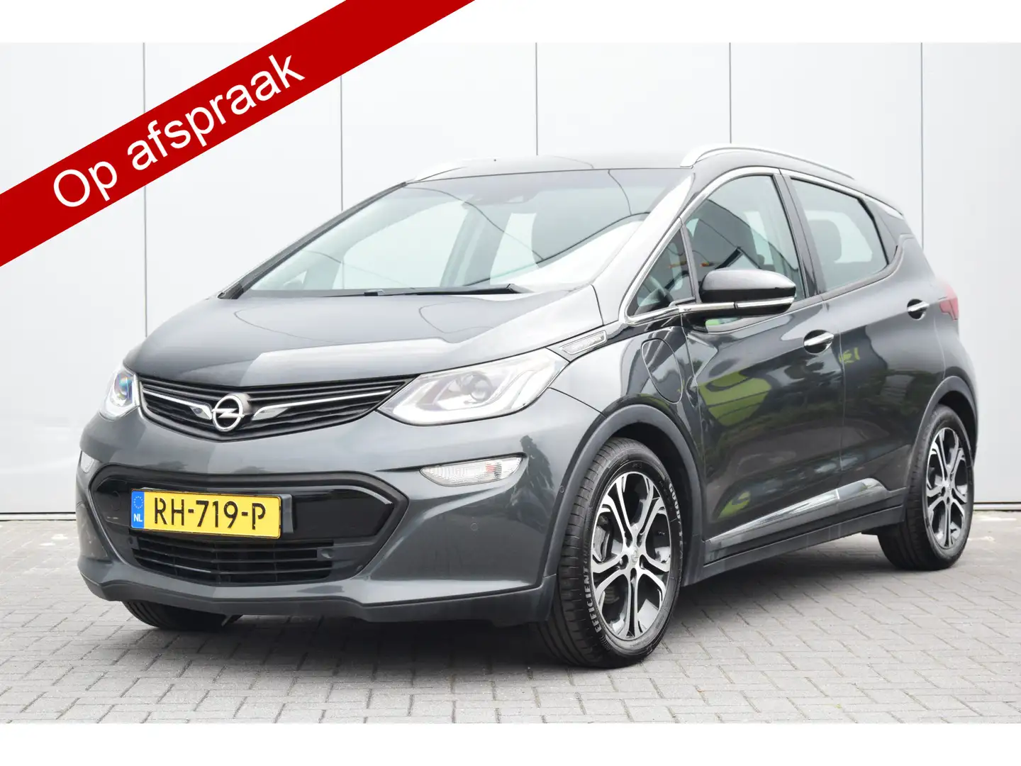 Opel Ampera-E Launch executive 60 kWh Leer/Verwarmd/Voor/achter Gris - 1