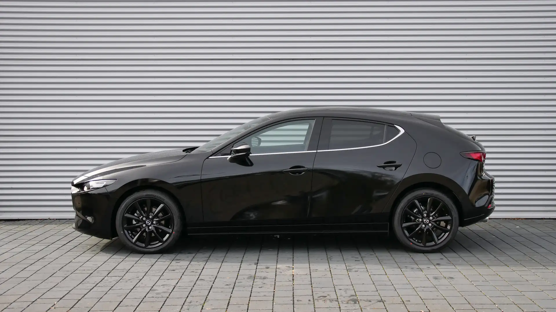 Mazda 3 2025 e-SKYACTIV G 140PS AT Homura Schwarz - 2