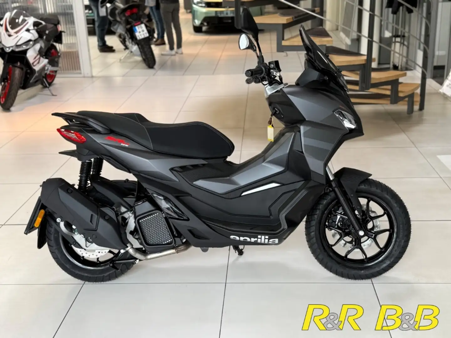Aprilia SR 125 GT E5+ AT LCD+USB+ABS+LED+ALU+GARANTIE Gris - 2