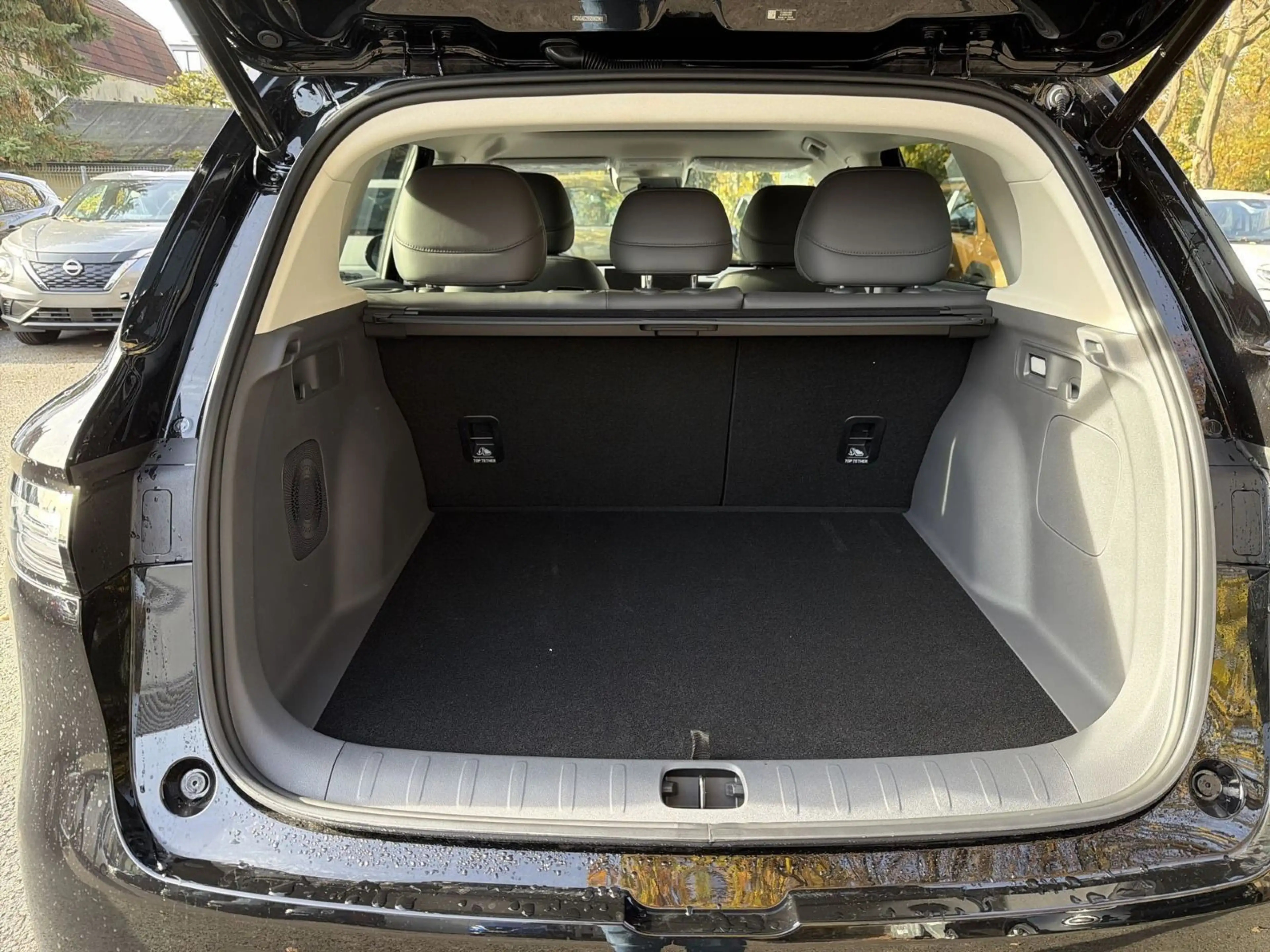 Leapmotor B10 BEV 67,1 kWh Design ProMax — photo 9