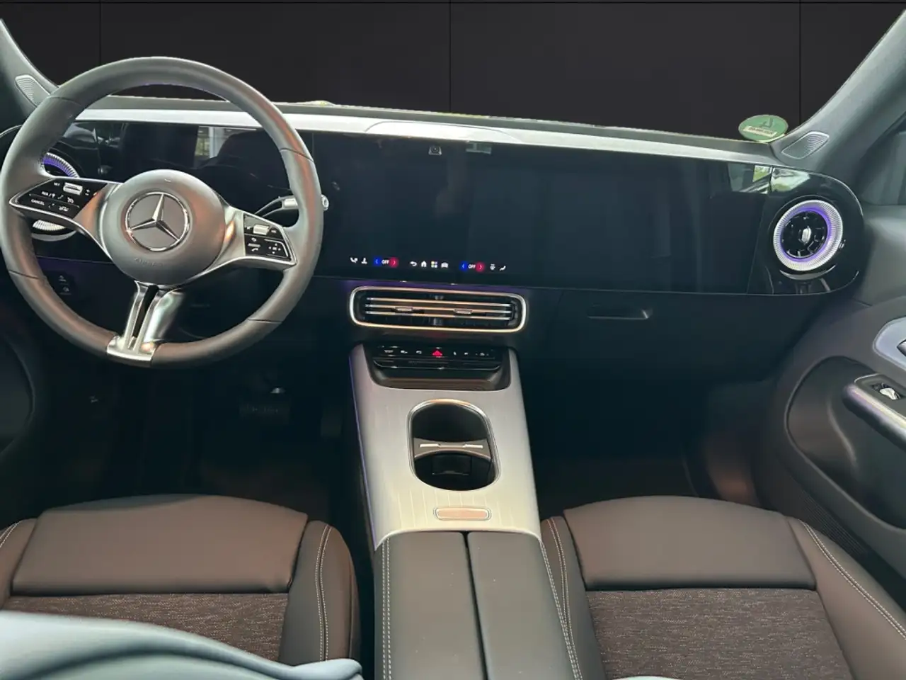 Mercedes-Benz GLB 200 PROGRESSIV+NIGHT+19"+PANORAMA+8G+KEYLESS 12