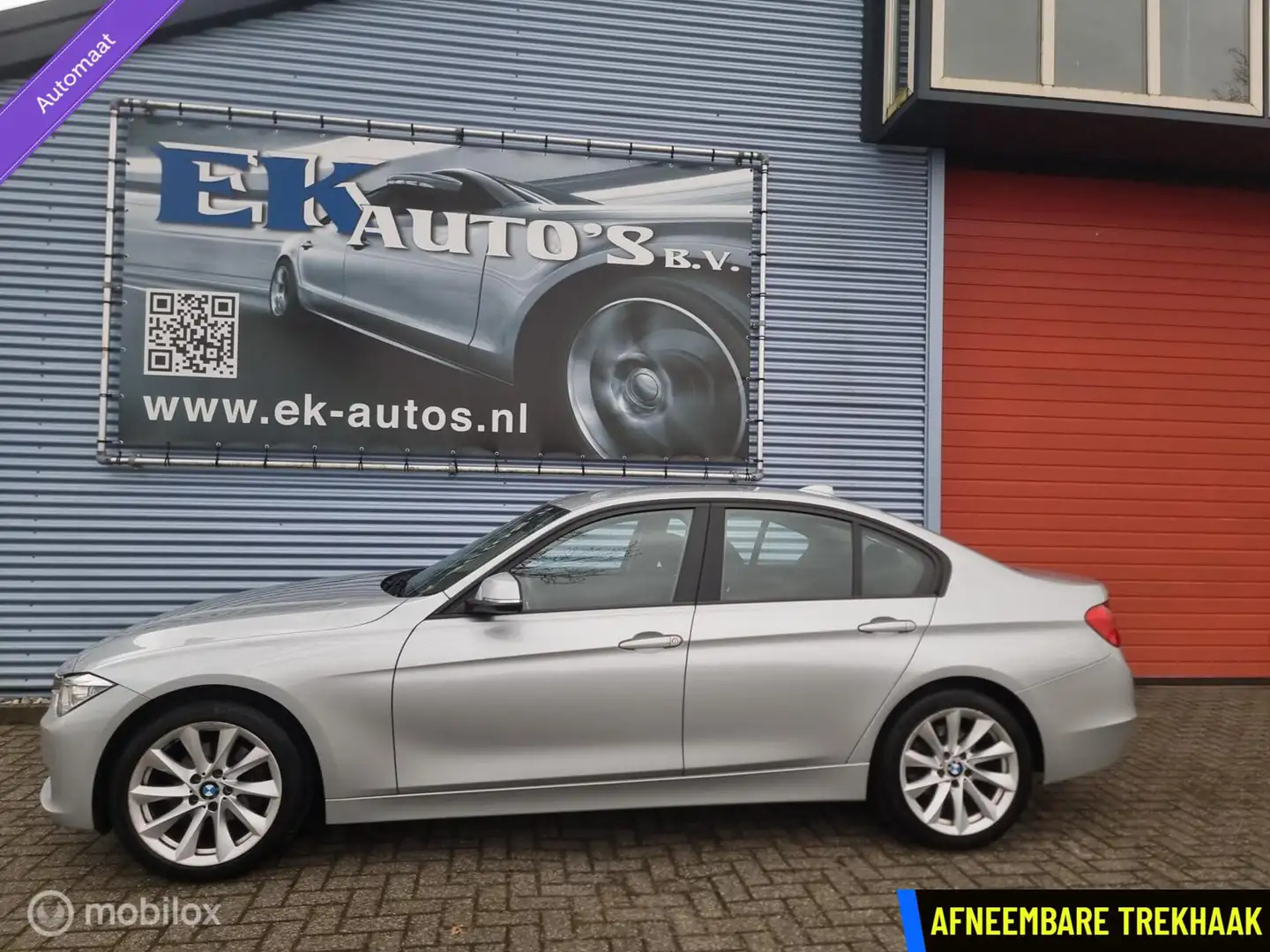 BMW 320 3-serie 320i Upgrade Edition 184pk Automaat. NL-Au Grau - 1