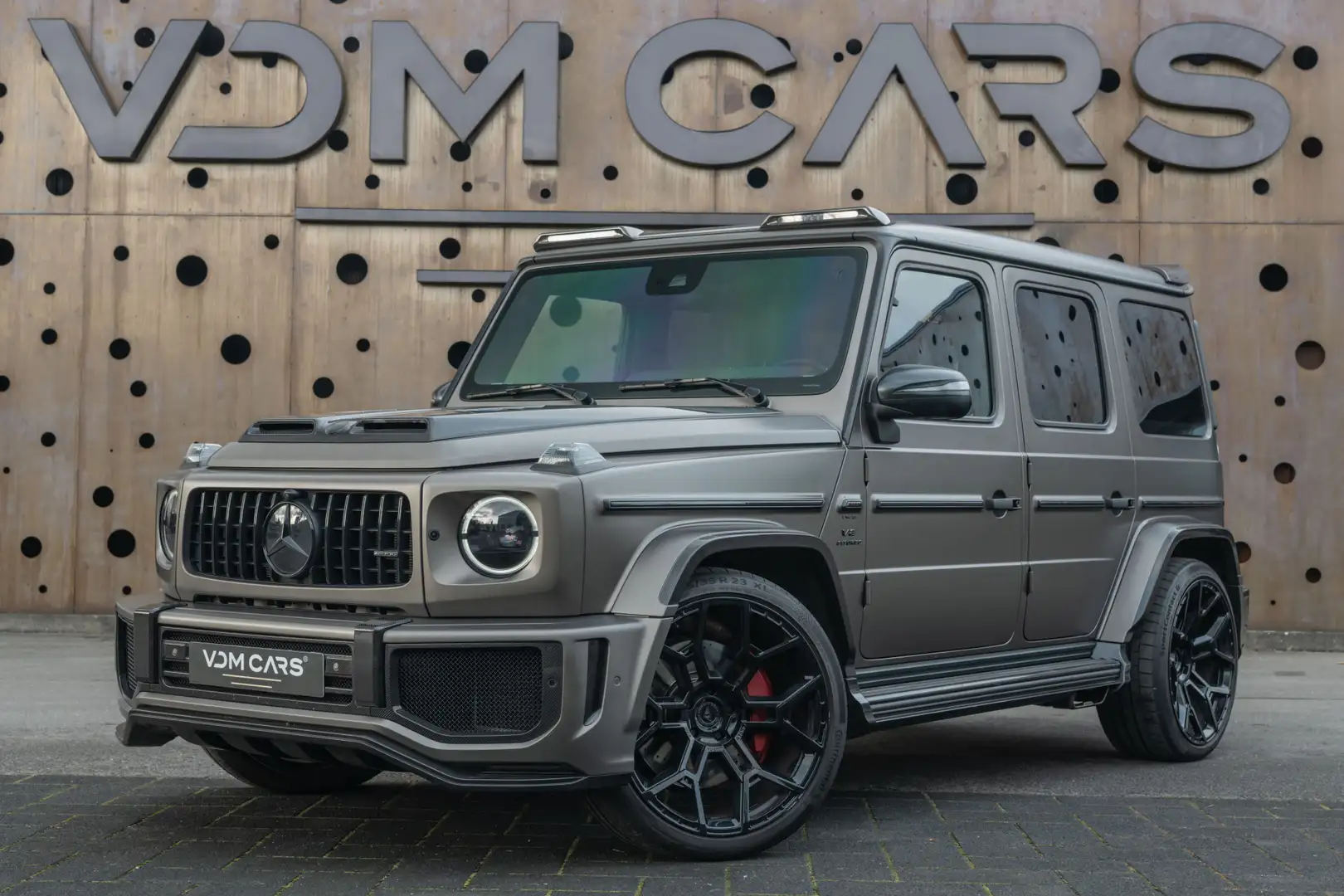 Mercedes-Benz G 63 | URBAN Widetrack | Carbon | Akrapovič | Rear-E Grau - 1