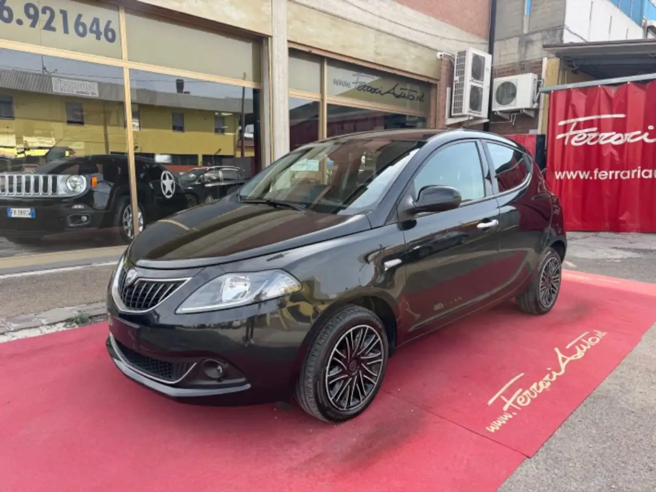 Lancia Ypsilon 1.0 FireFly 5 porte S&S Hybrid Gold NEOPATENTATI — photo 1 of 15