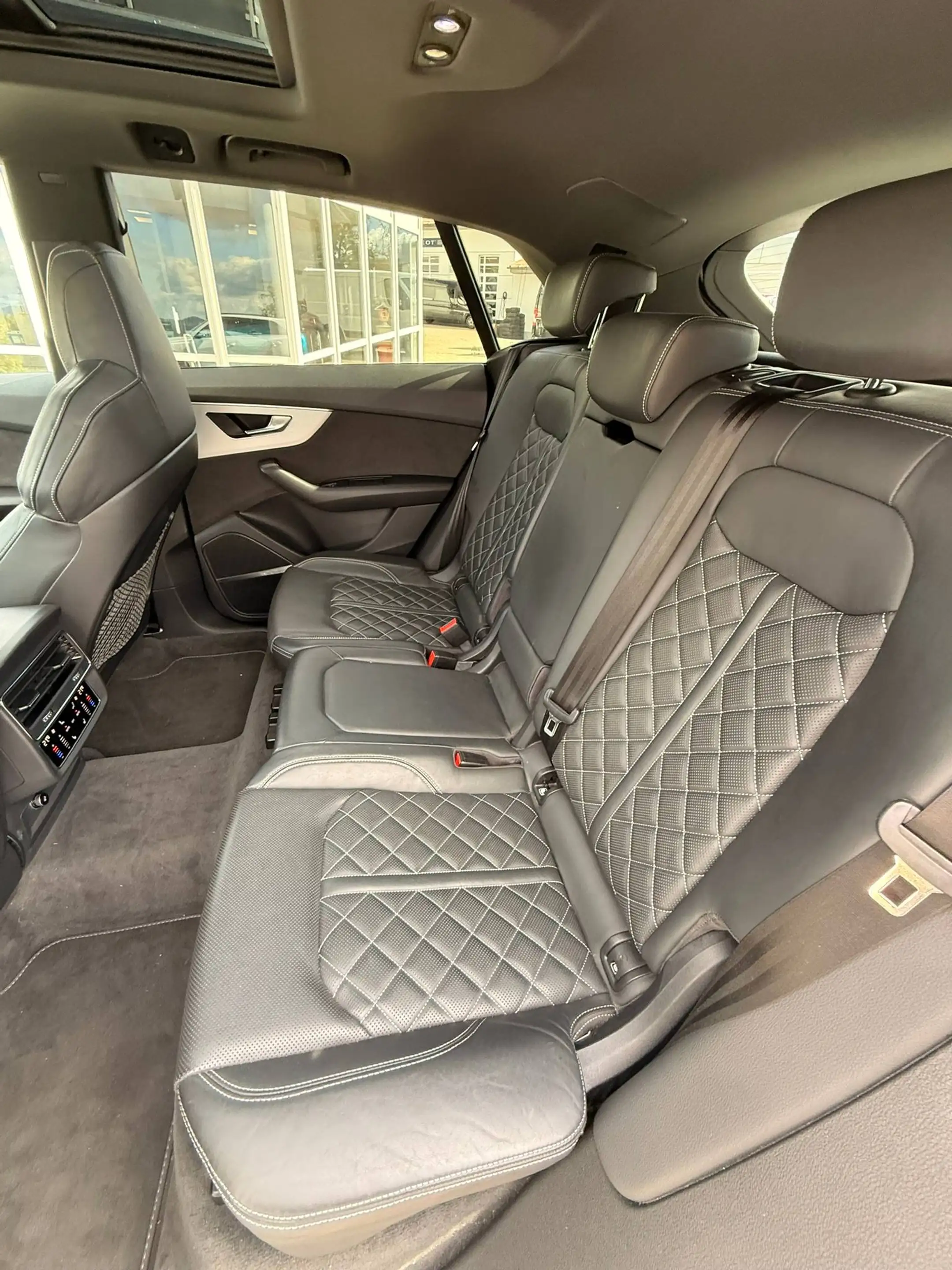 Audi SQ8 4.0 TDI quattro,AHK,Pano,360°,4xSzhg,Sitzklima,Leder,Navi, 8 fach — photo 22