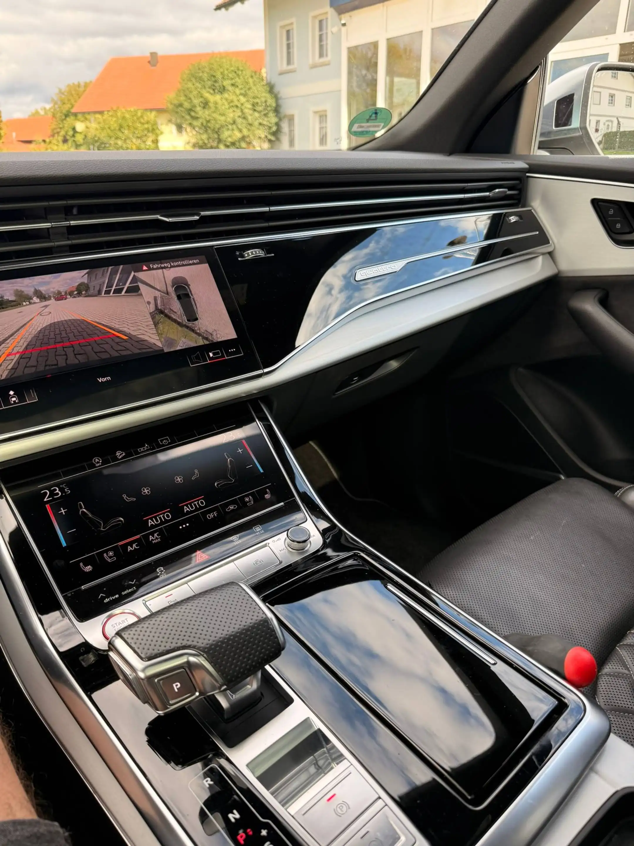 Audi SQ8 4.0 TDI quattro,AHK,Pano,360°,4xSzhg,Sitzklima,Leder,Navi, 8 fach — photo 12