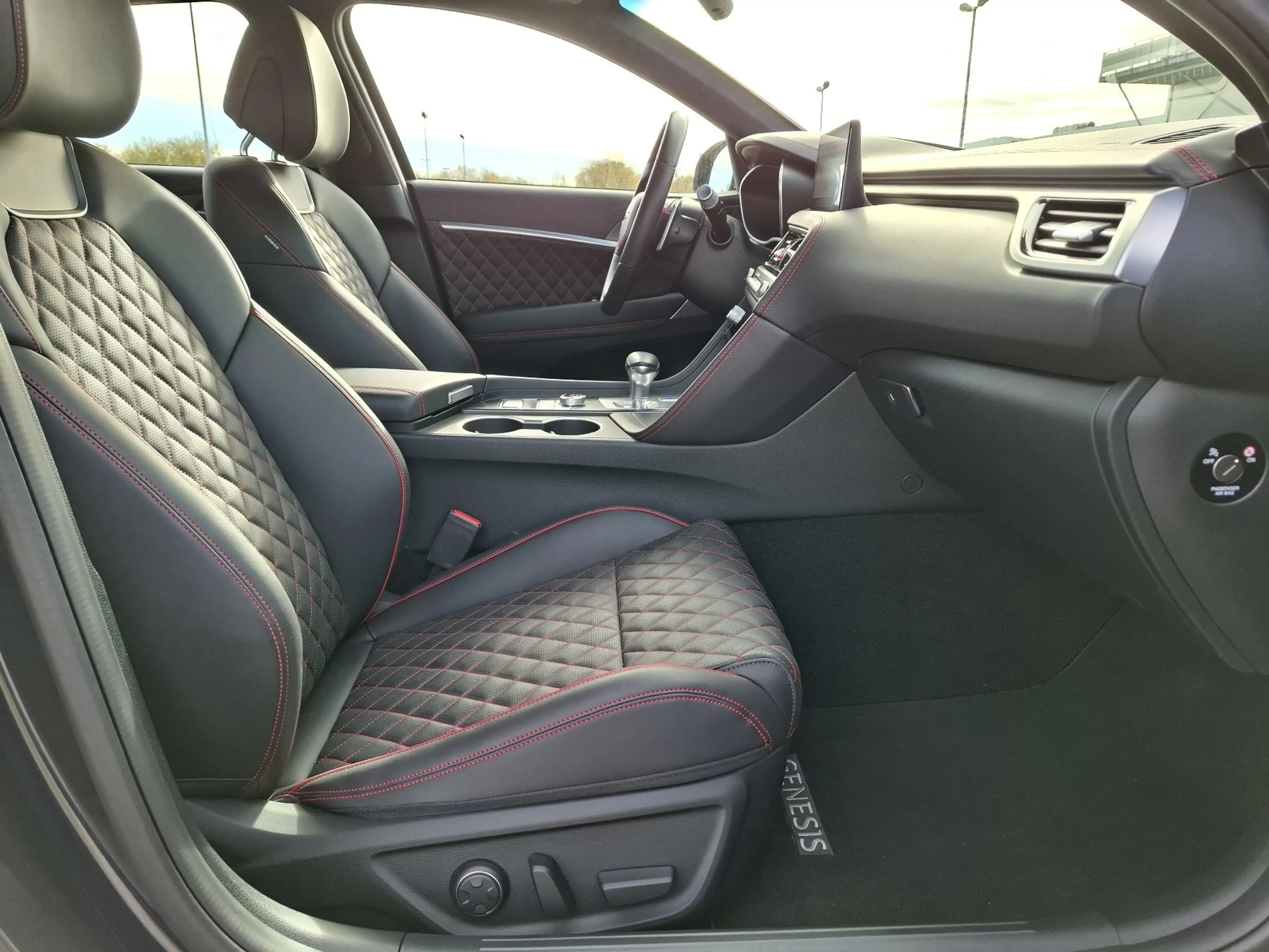 Genesis G70 GX8 Shooting Brake 2.0T AWD Sport — photo 13