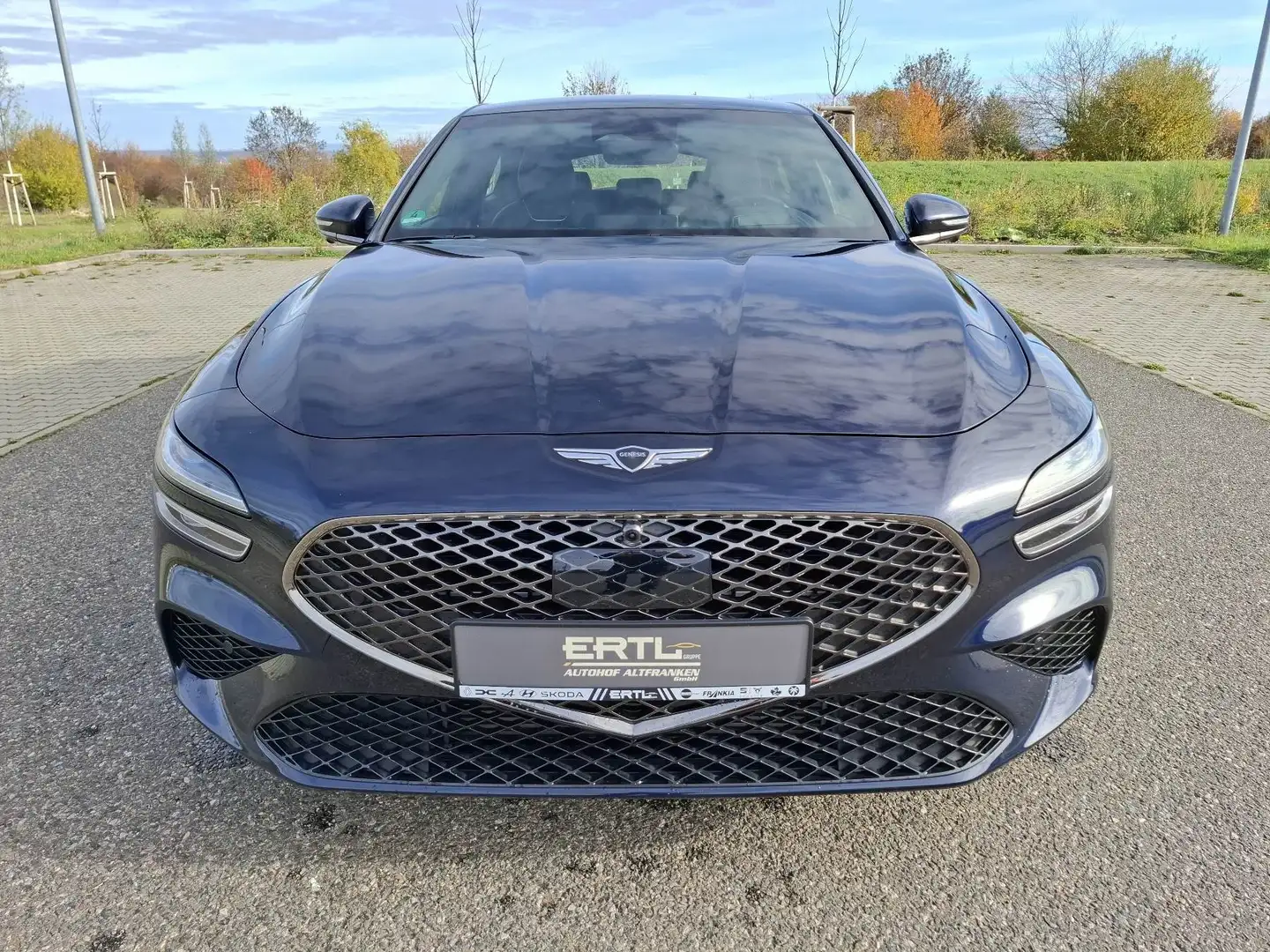 Genesis G70 GX8 Shooting Brake 2.0T AWD Sport Blau - 2