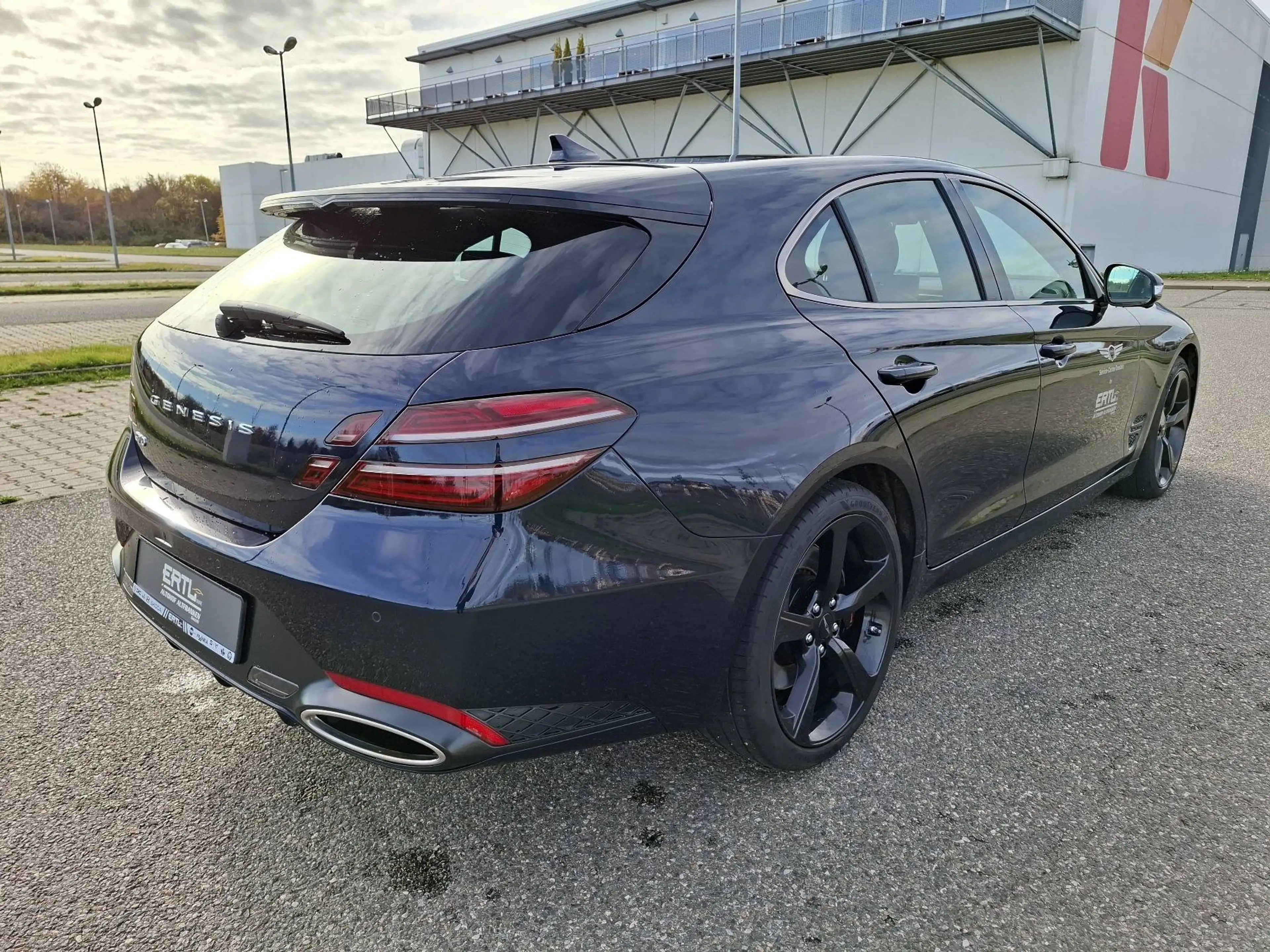 Genesis G70 GX8 Shooting Brake 2.0T AWD Sport — photo 5