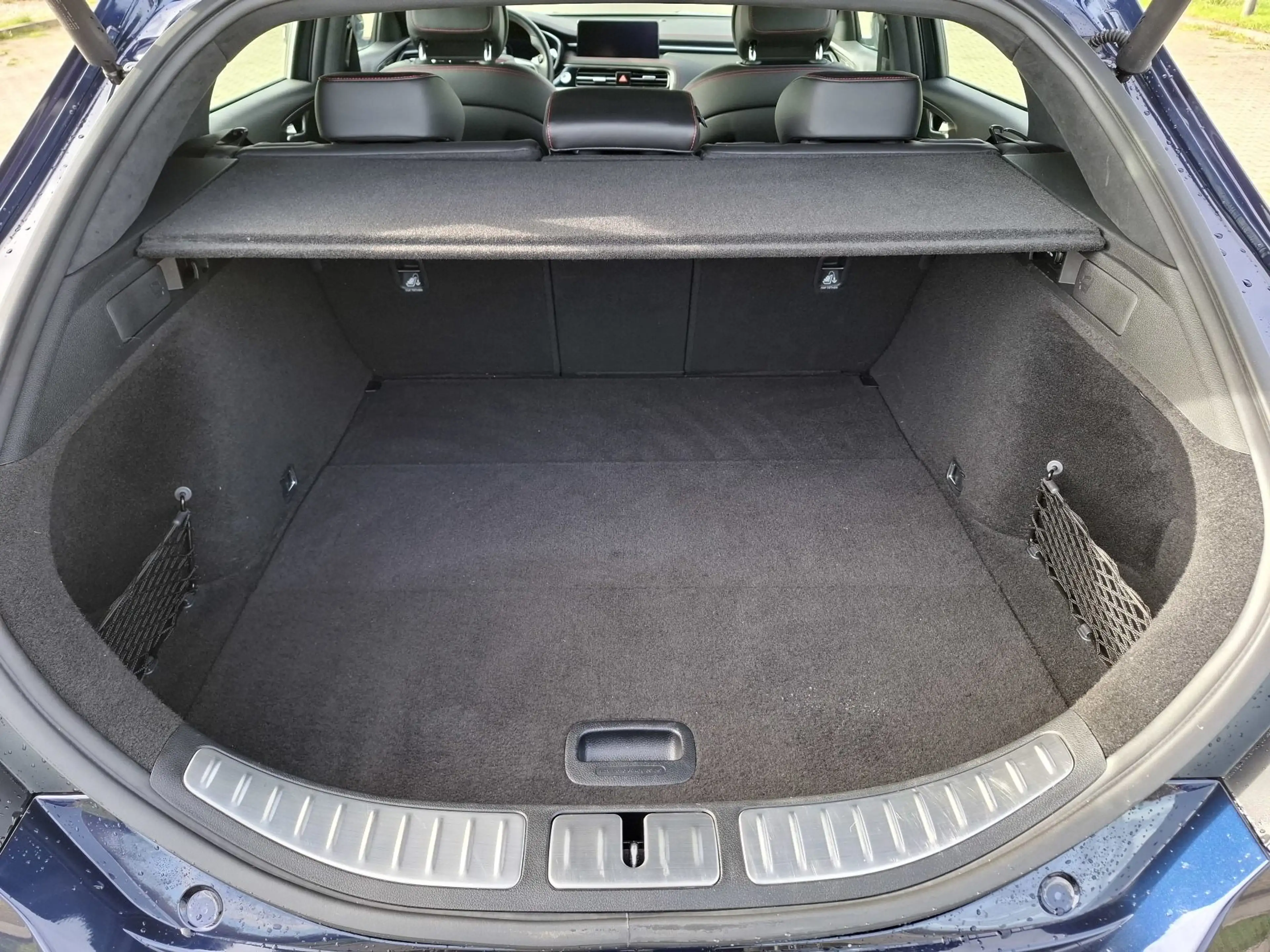 Genesis G70 GX8 Shooting Brake 2.0T AWD Sport — photo 9