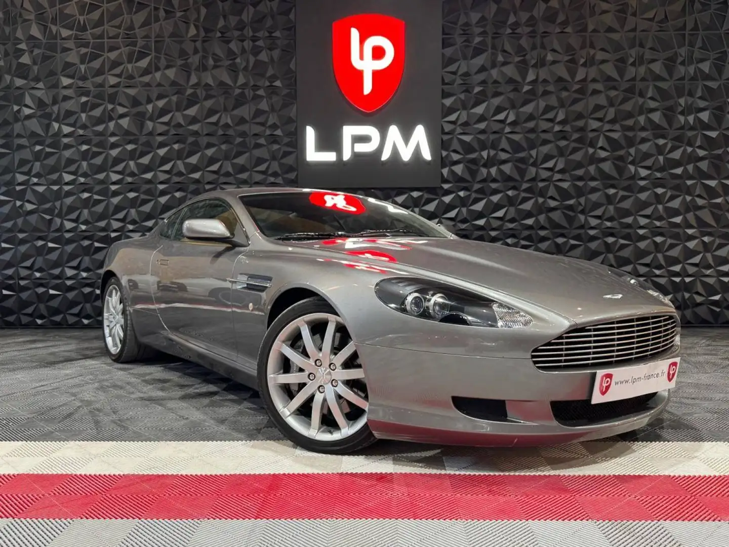 Aston Martin DB9 V12 5.9L Touchtronic2 Šedá - 1
