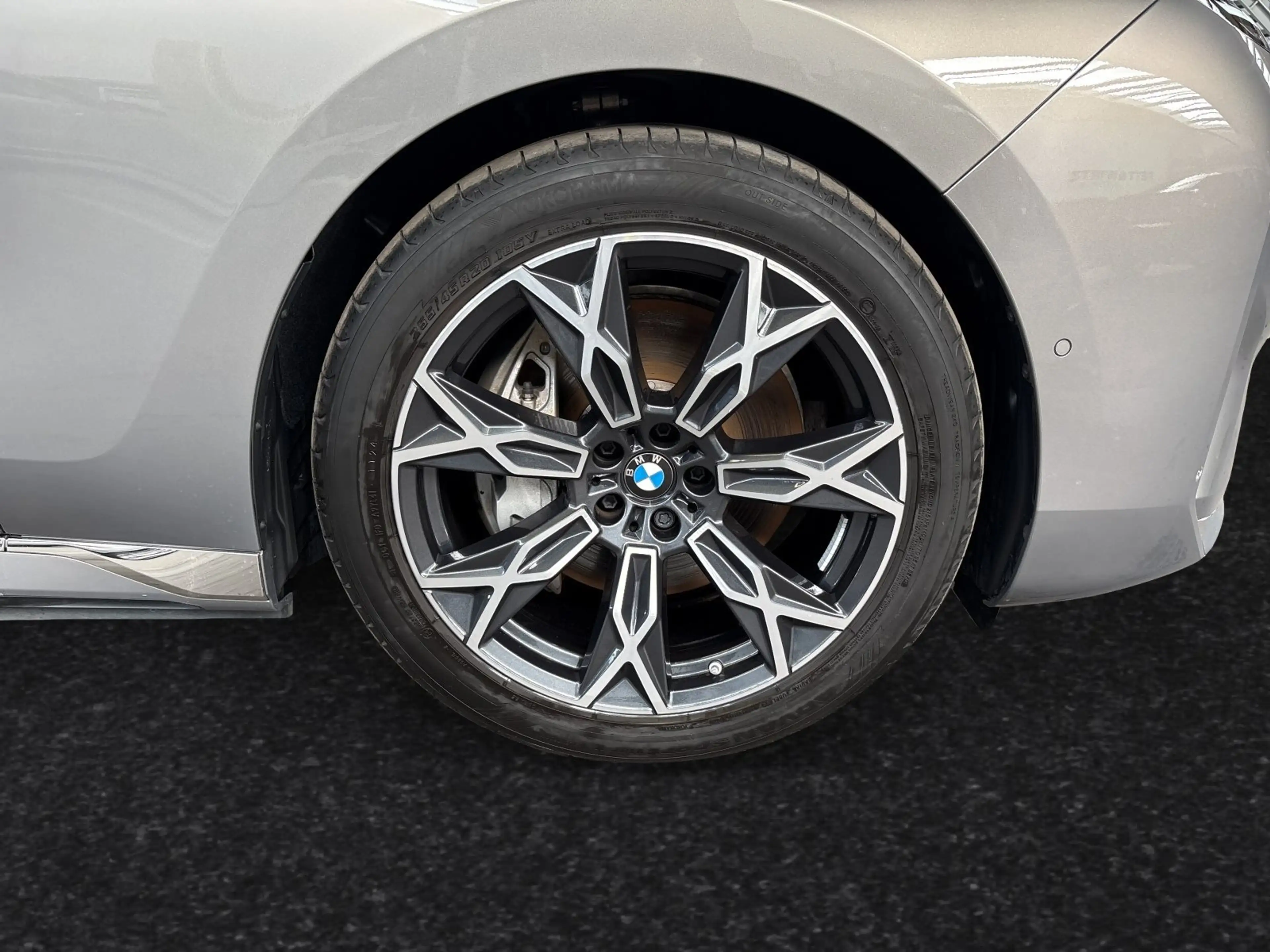 BMW i7 eDrive50 TV-Fond-Entertainment|SkyLounge — photo 5