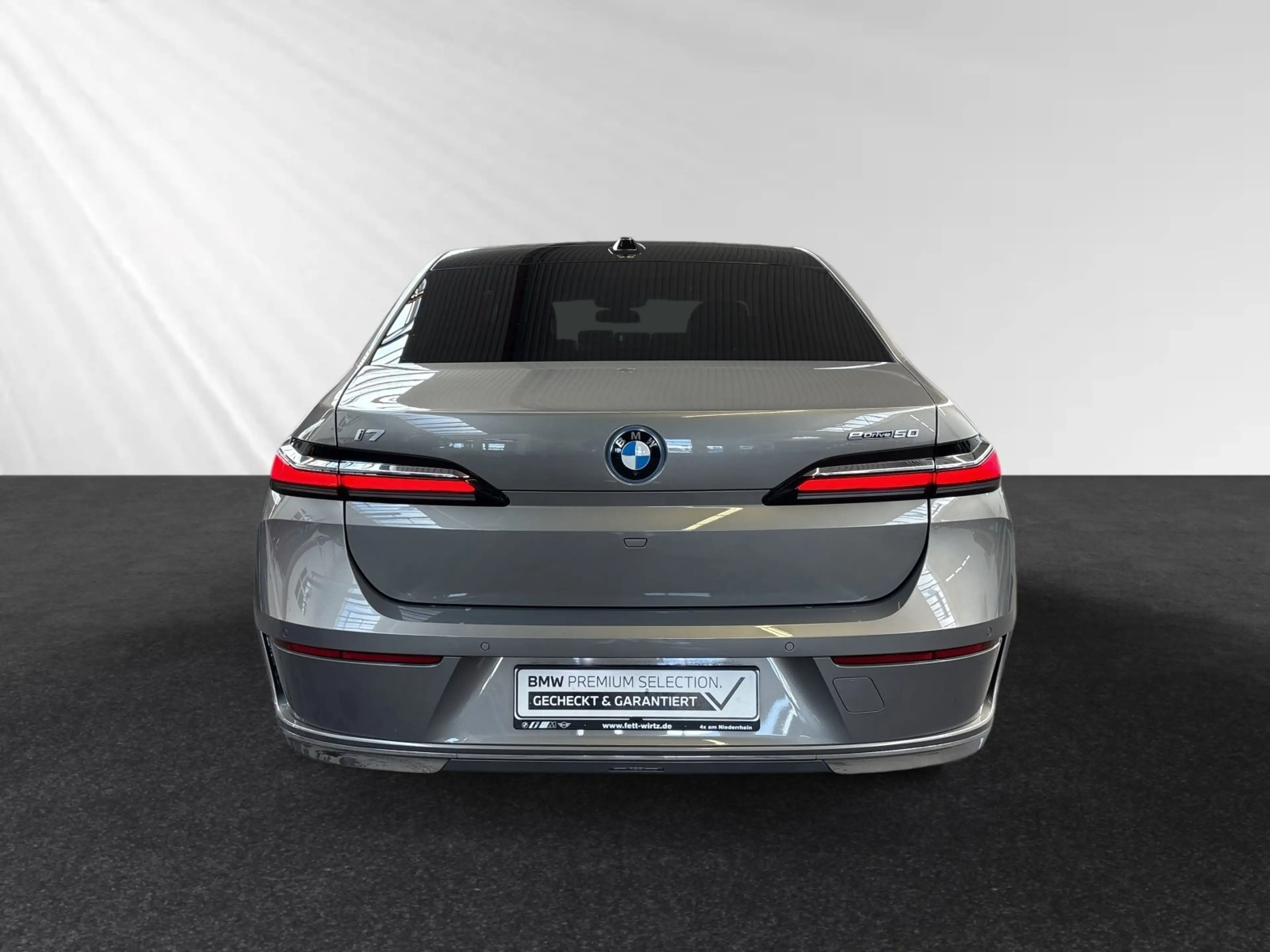 BMW i7 eDrive50 TV-Fond-Entertainment|SkyLounge — photo 8