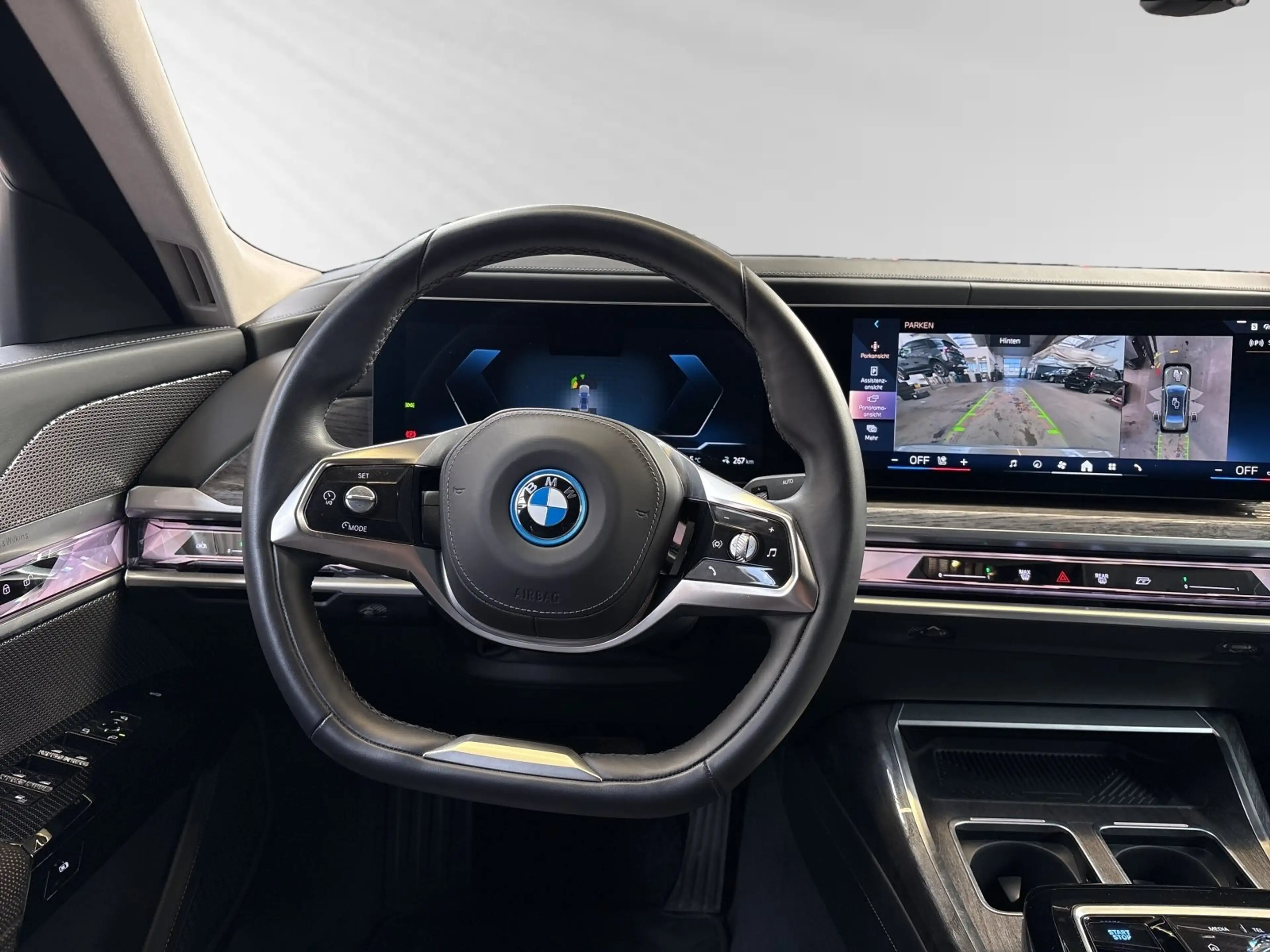 BMW i7 eDrive50 TV-Fond-Entertainment|SkyLounge — photo 12