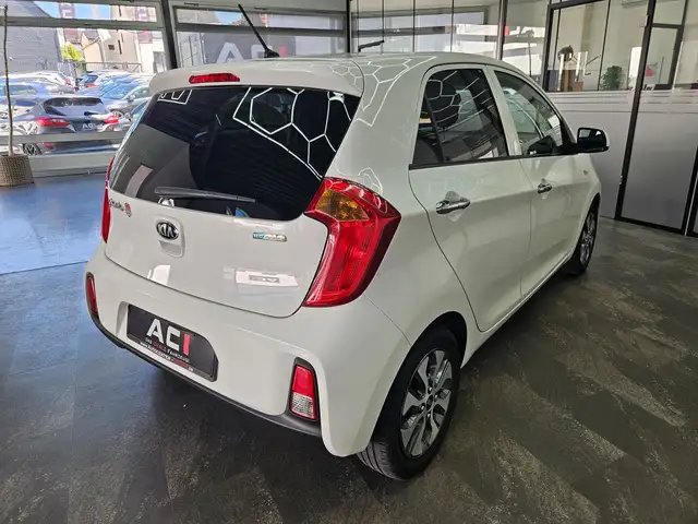 Kia Picanto view 6