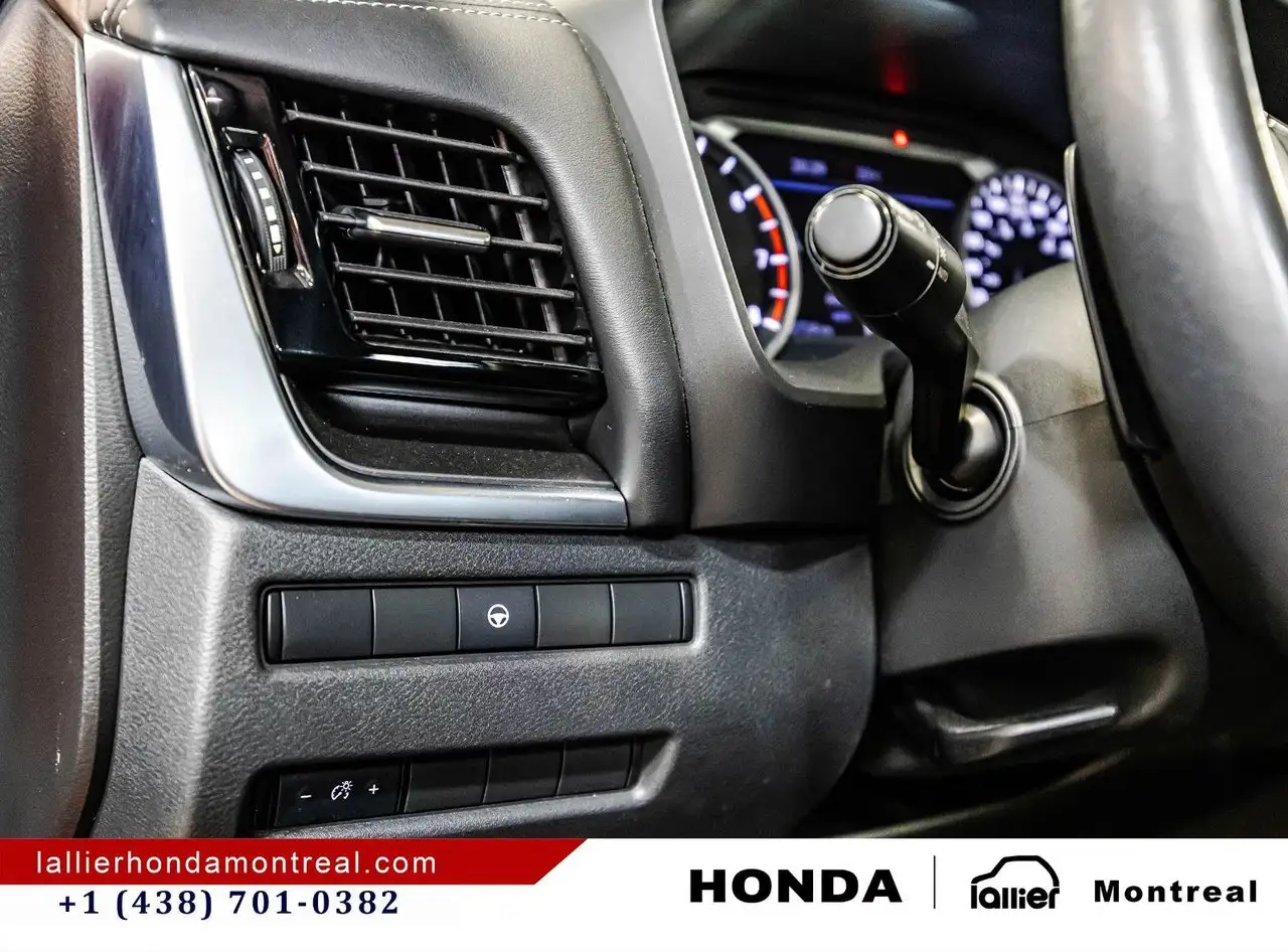 Nissan Rogue fotografie Nissan Rogue