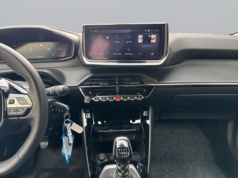 Peugeot 2008 1.2 PureTech 100 Allure — photo 11