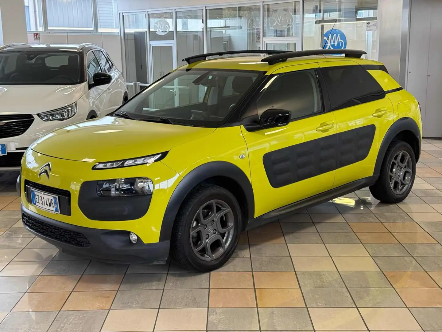 Citroen C4 Cactus BlueHDi 100 S&S Shine Giallo - 1