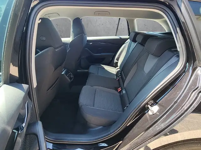 Skoda Octavia view 8
