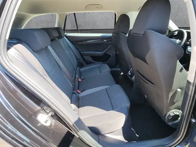 Skoda Octavia view 14