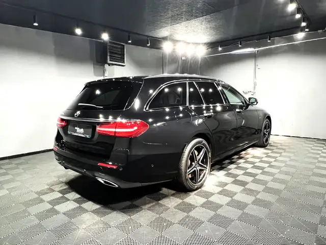 Mercedes-Benz 300 view 4