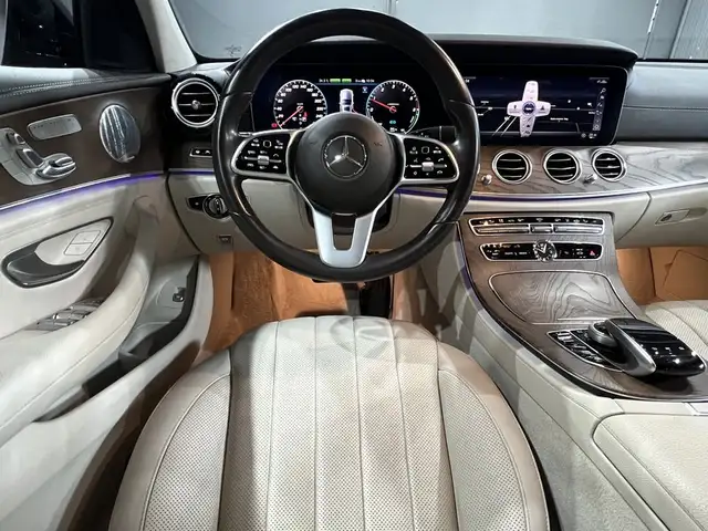 Mercedes-Benz 300 view 14