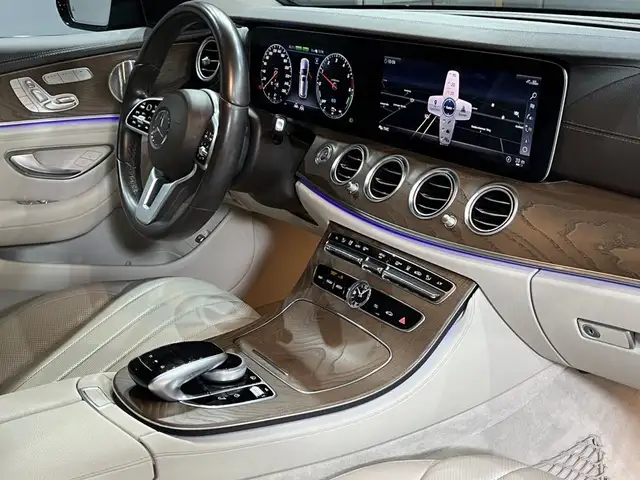 Mercedes-Benz 300 view 15
