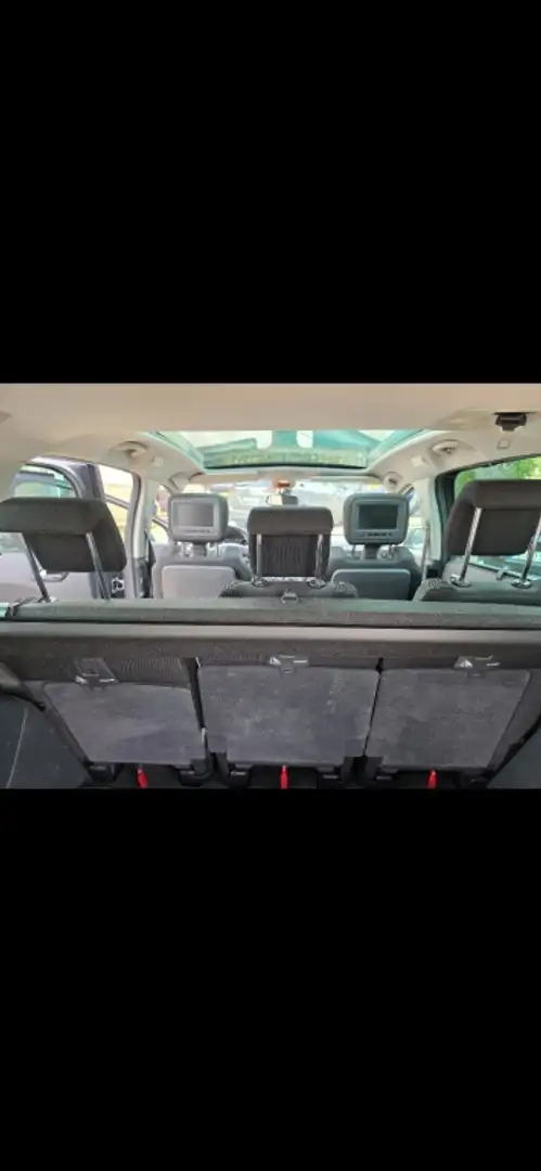 Peugeot 5008 1.6HDI Sport Pack 112 Gris - 2