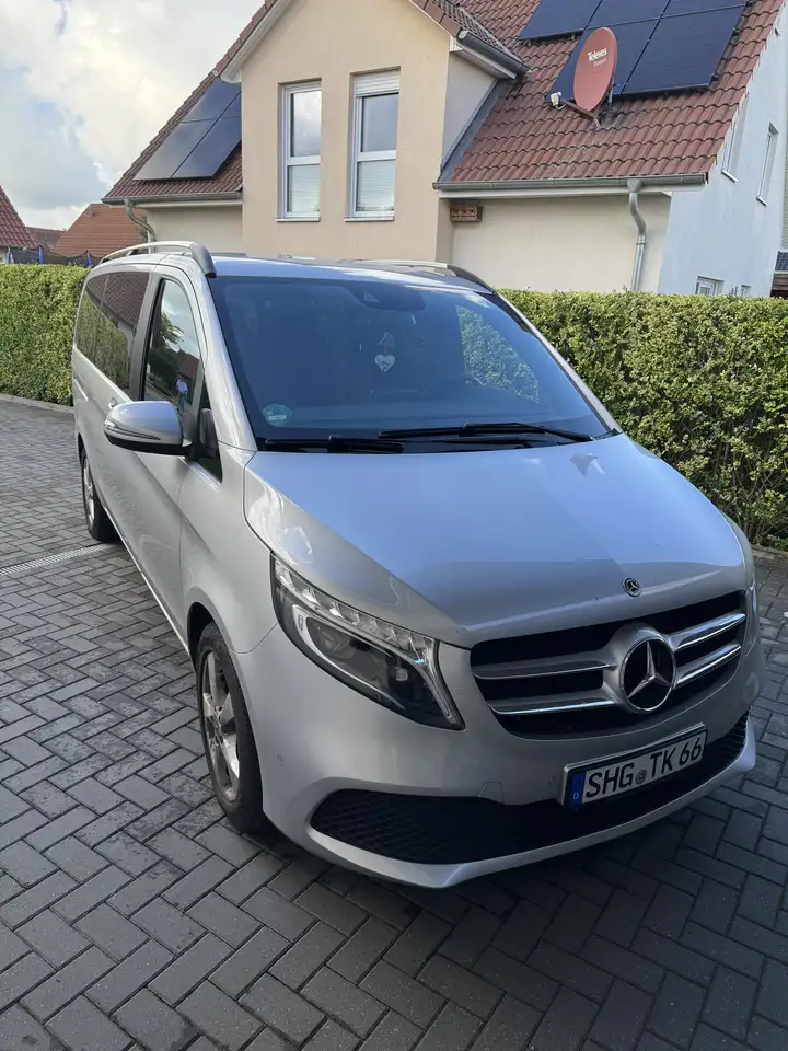 Mercedes-Benz V 220