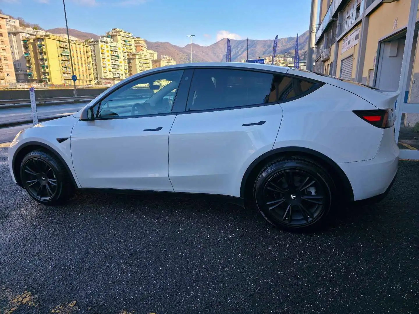 Tesla Model Y Long Range Dual Motor awd Blanc - 2