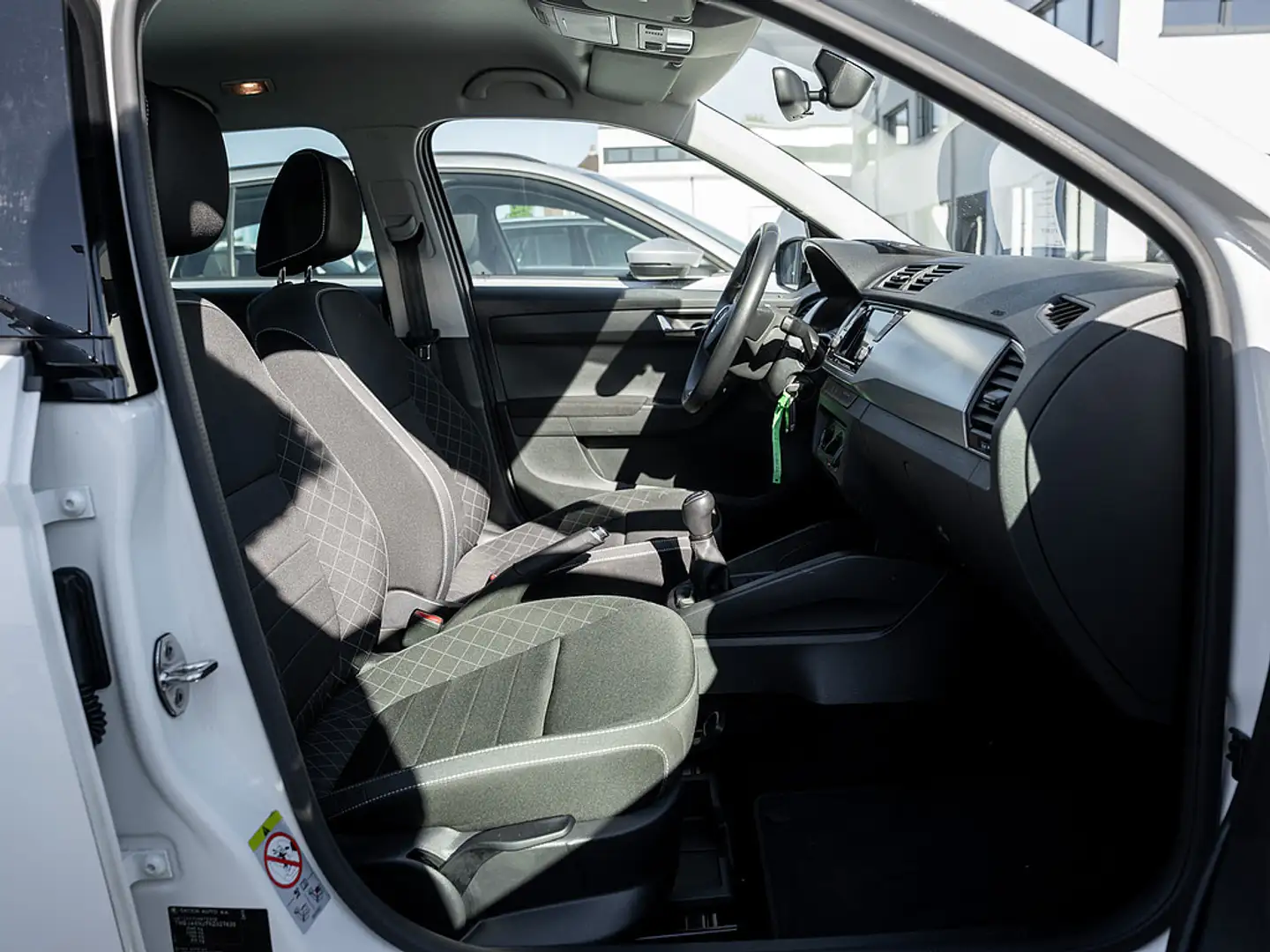 Skoda Fabia Combi 1.0 MPI Ambition GRA MFL DAB+ SMA Weiß - 2