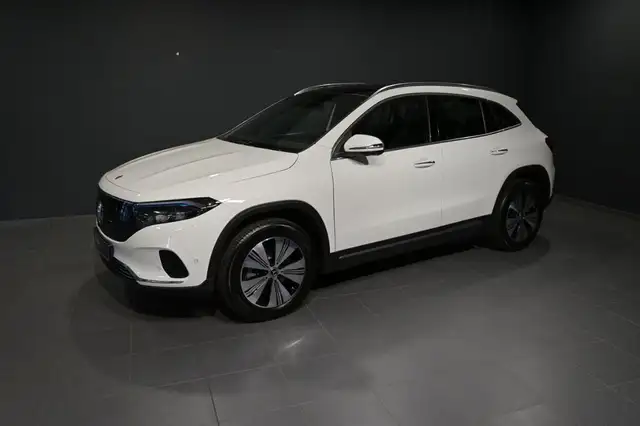 Mercedes-Benz EQA 300 4M ADVANCED PLUS/PANO/AHK/LED/360'/SOUND