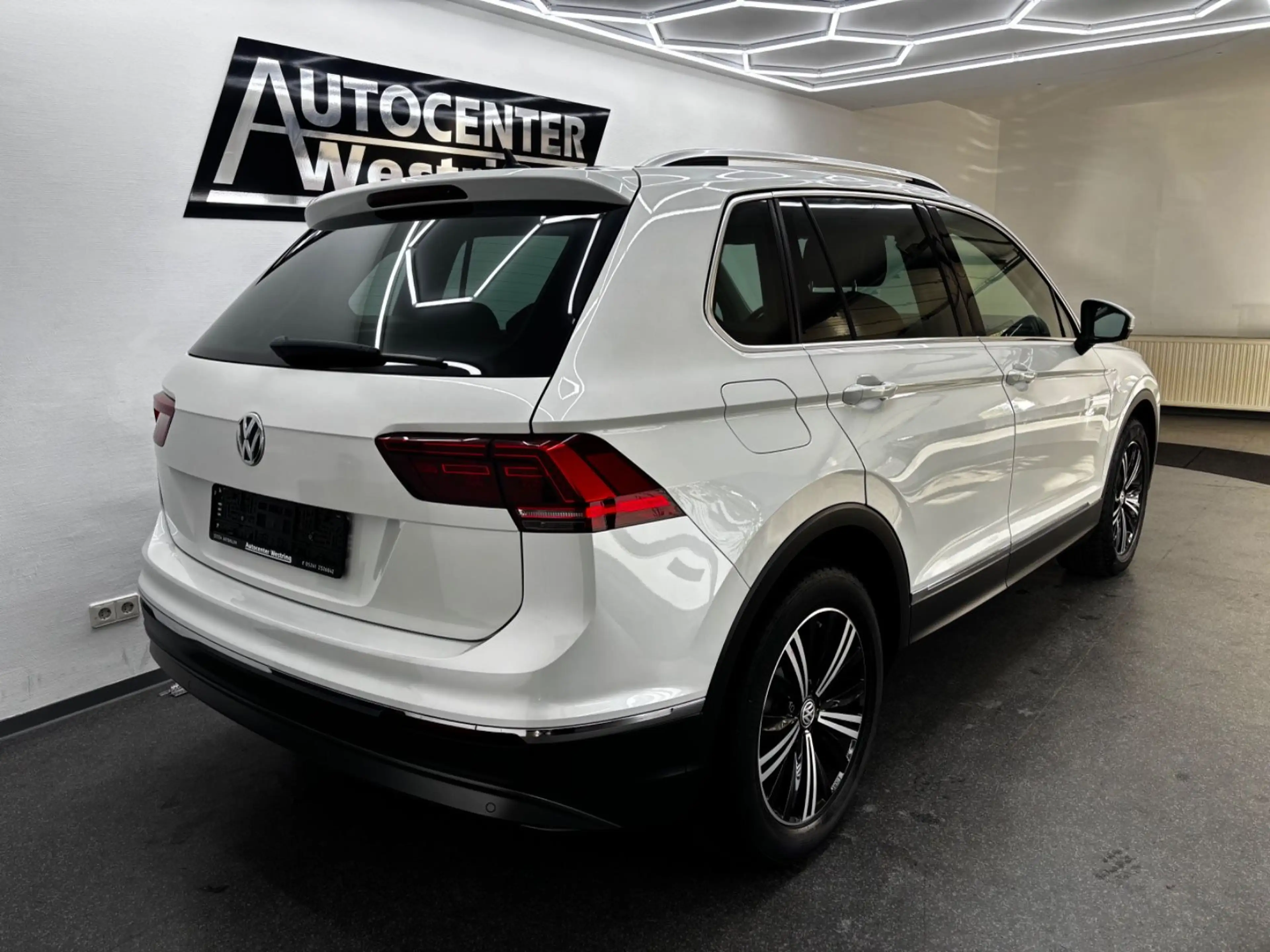Volkswagen Tiguan 2.0 TDI Highline*4Motion*PANO*LED*Navi — photo 6