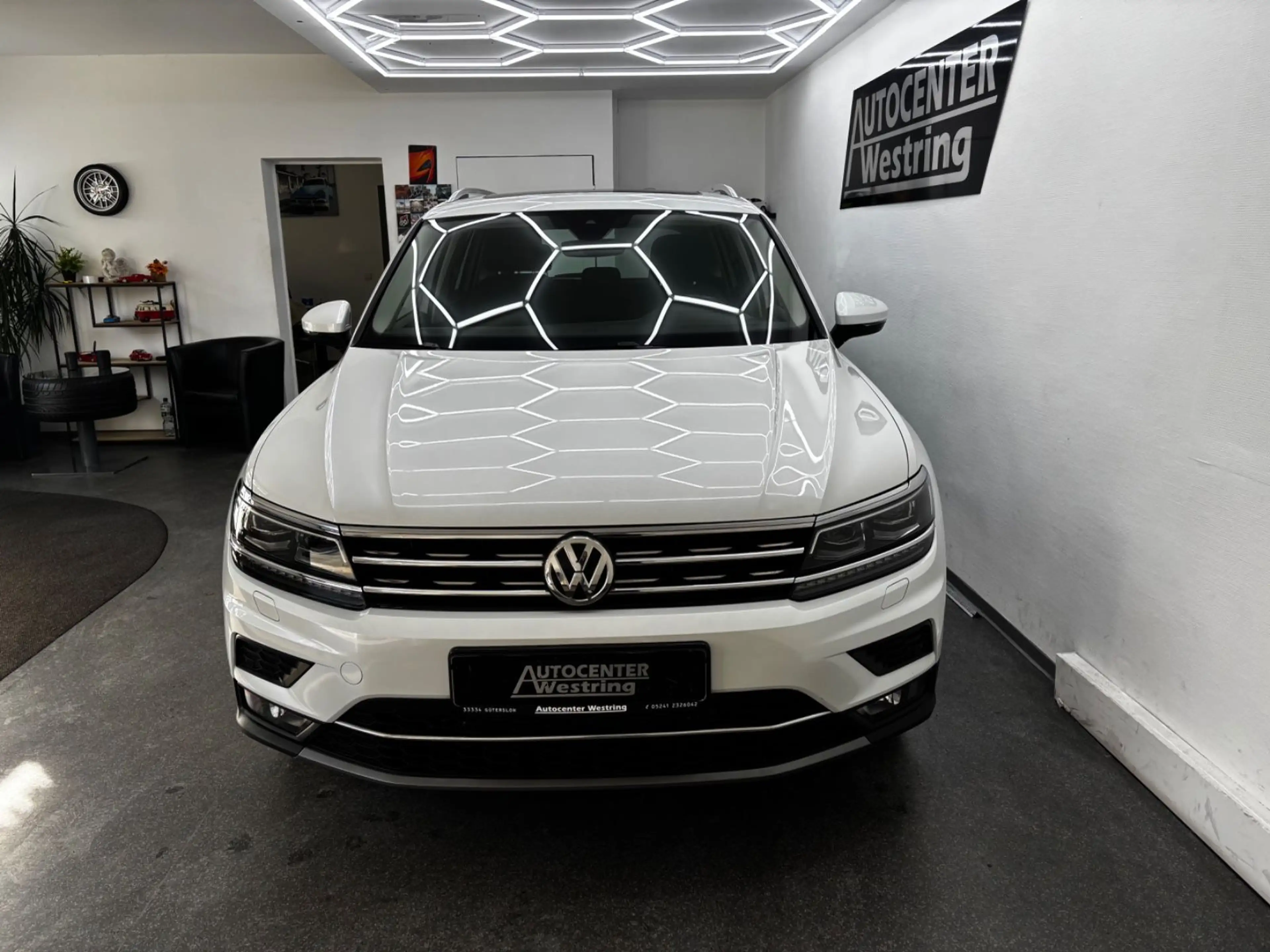 Volkswagen Tiguan 2.0 TDI Highline*4Motion*PANO*LED*Navi — photo 4