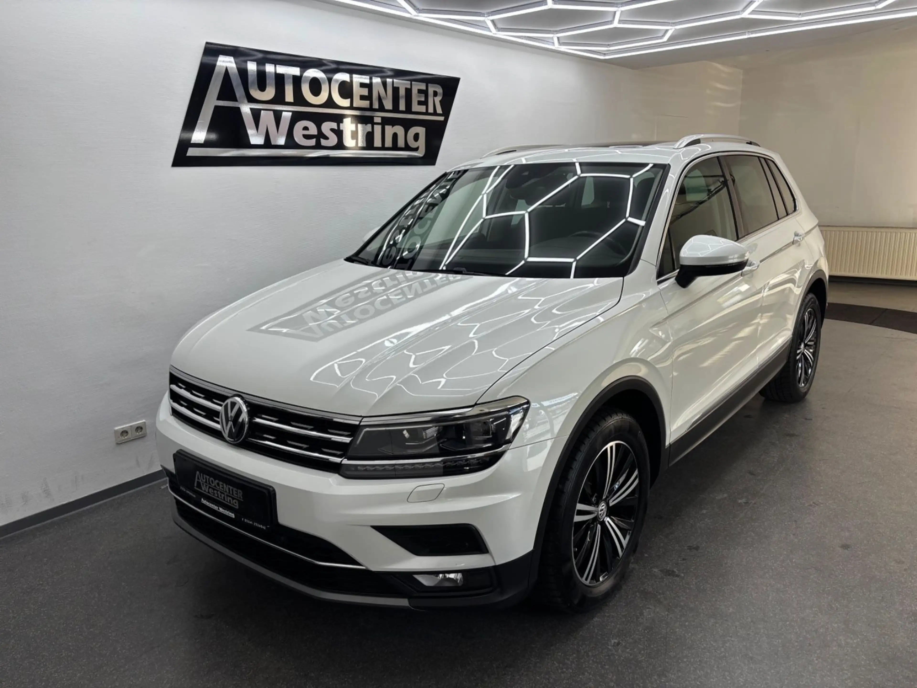 Volkswagen Tiguan 2.0 TDI Highline*4Motion*PANO*LED*Navi