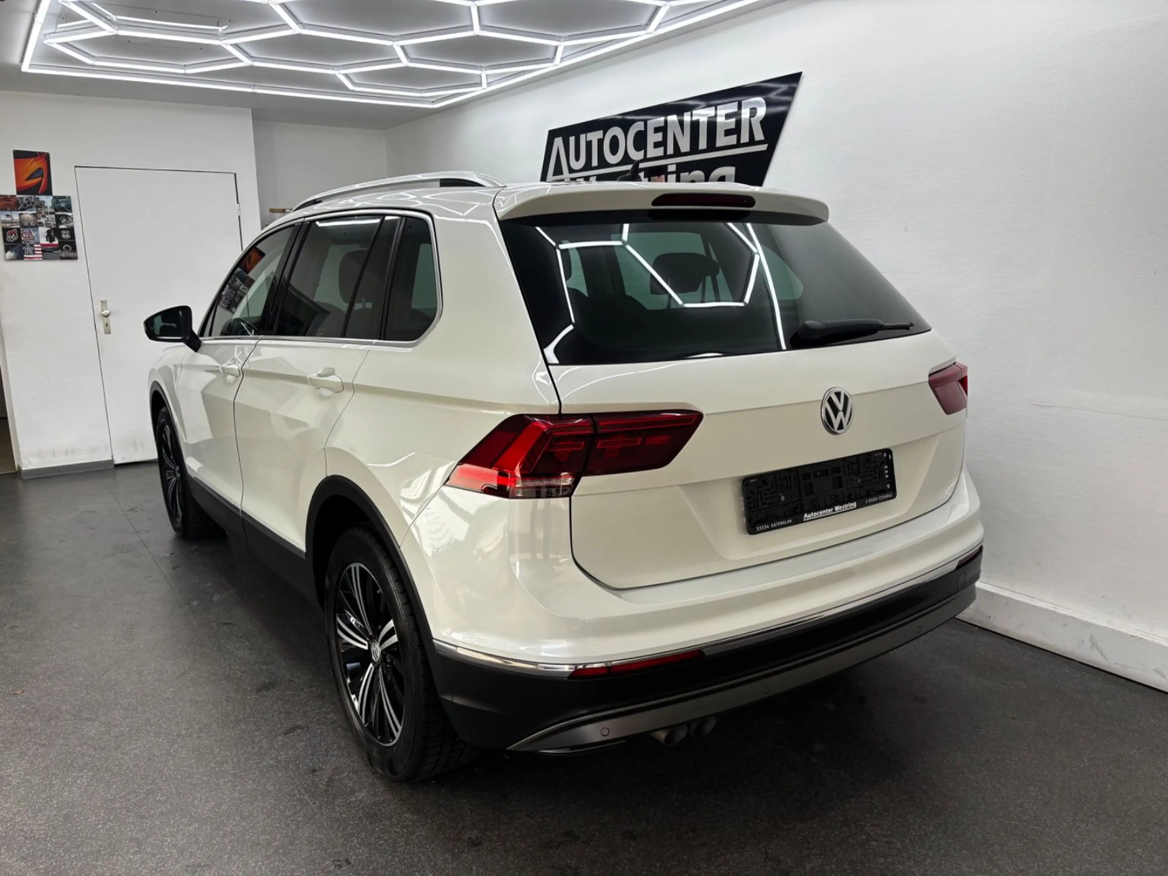 Volkswagen Tiguan 2.0 TDI Highline*4Motion*PANO*LED*Navi — photo 3