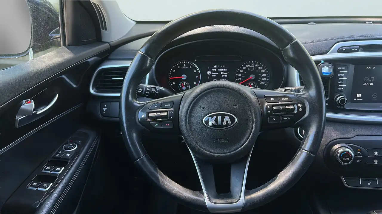 Kia Sorento снимка Kia Sorento