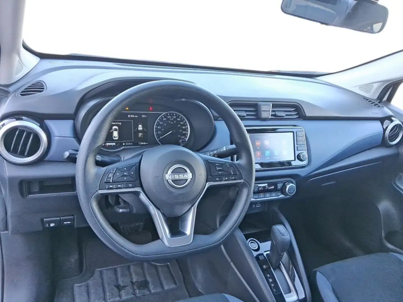 Nissan Versa снимка Nissan Versa