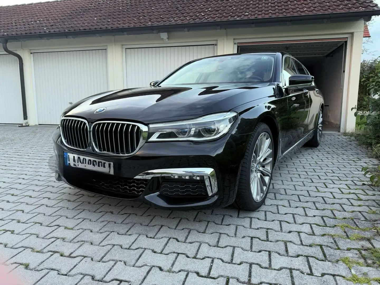 BMW 740 740Li Black - 1