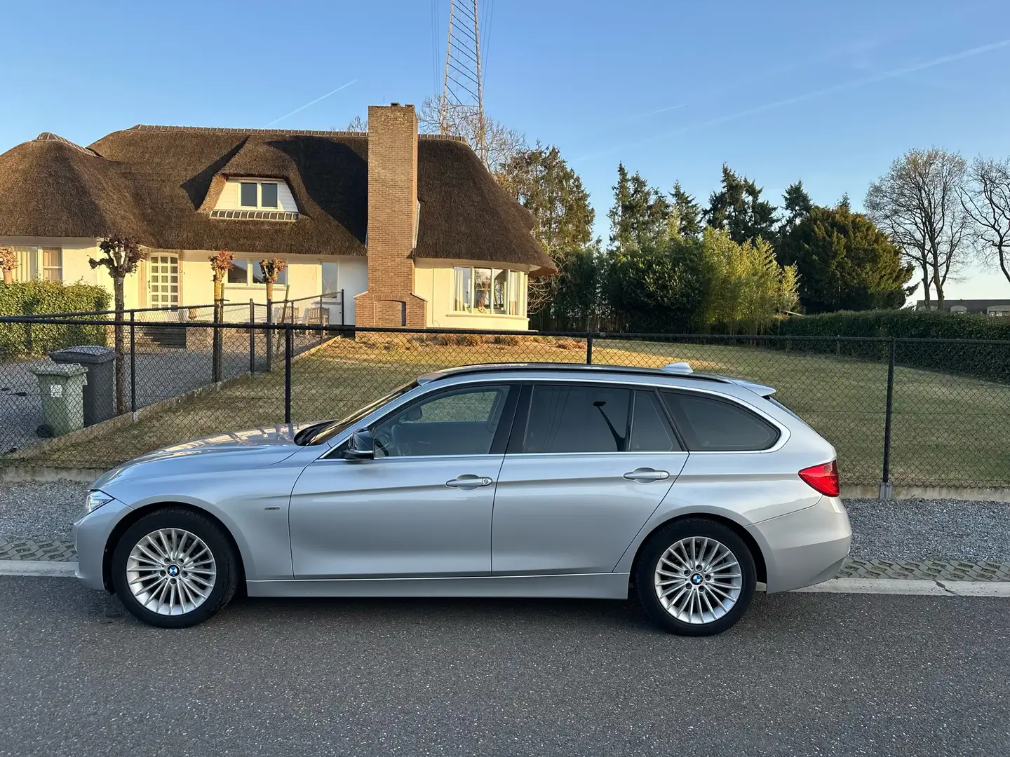 BMW 316 316d Touring Luxury Line - 1