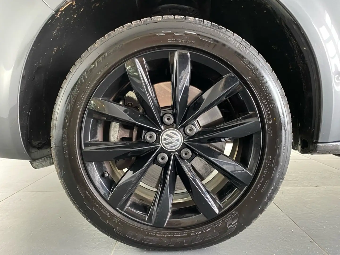 Volkswagen T6 Caravelle 6.1 2.0 TDI DSG Edition Grau - 2