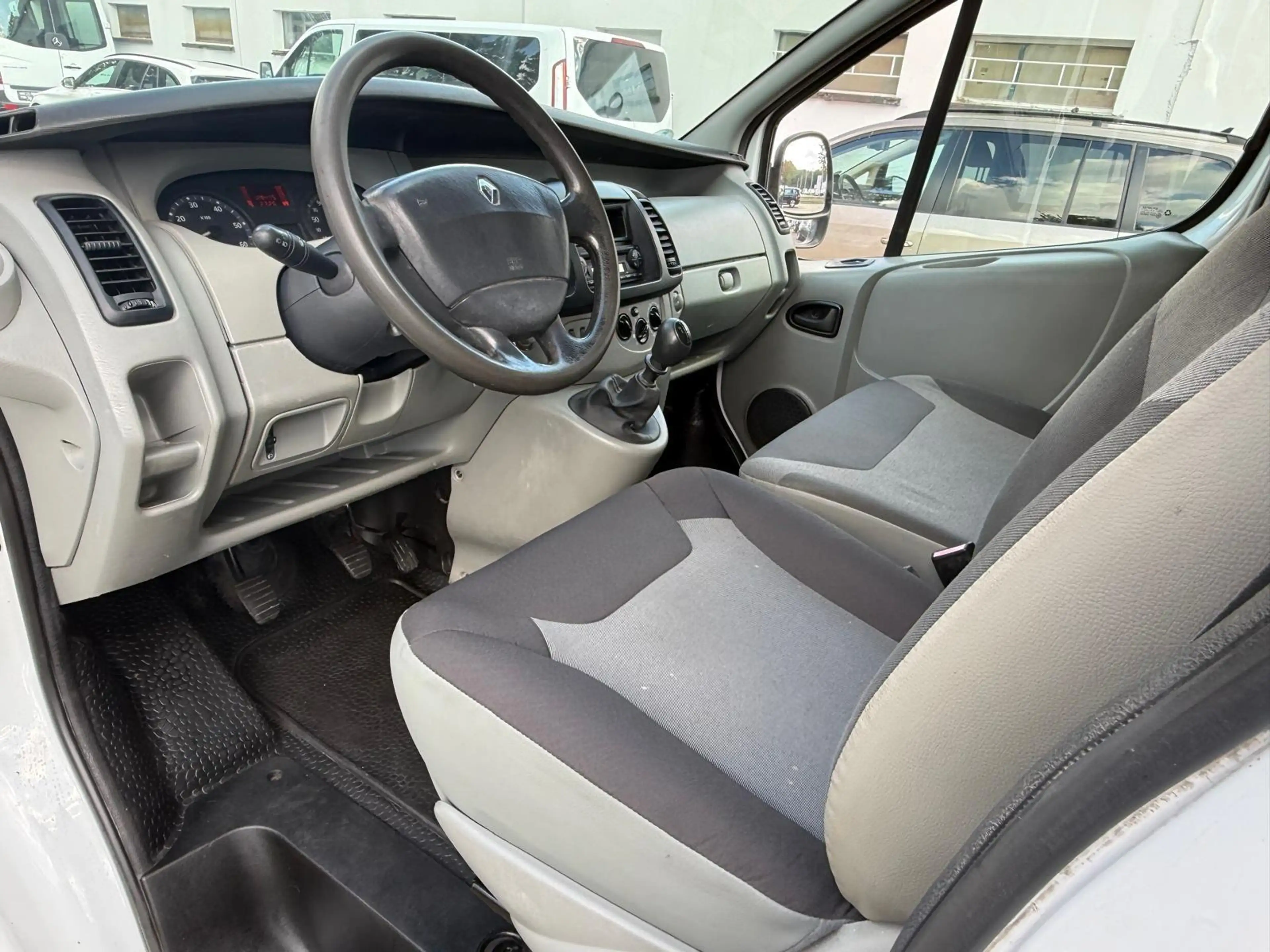 Renault Trafic 2.0 dCi//2.Hand//AHK//PDC//HU NEU// — photo 10