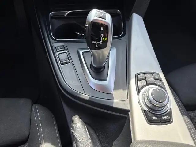 BMW 3 Series view 17