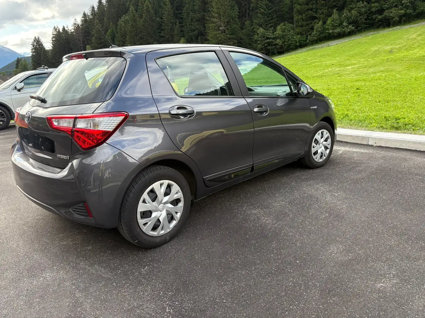 Toyota Yaris Yaris III 2017 5p 1.5h Trend Bronze Edition Grigio - 1