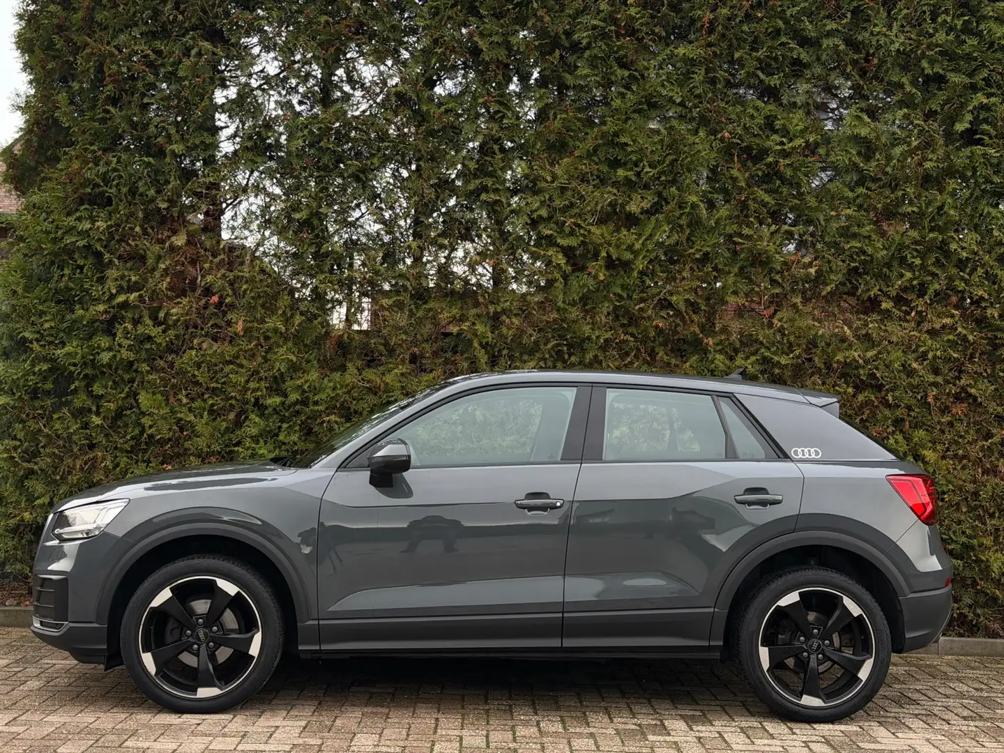 Audi Q2 30 TFSI Design Pro Line Plus Trekhaak Navi Šedá - 2