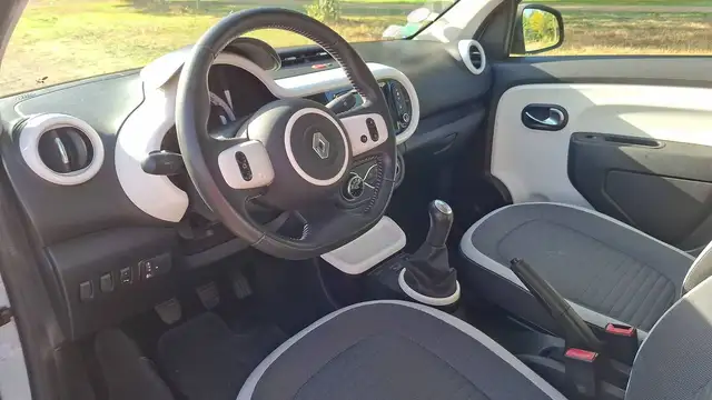 Renault Twingo view 8